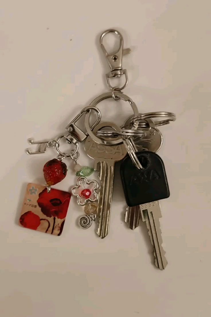 This is the sound of my keys clanking<audio controls src='/audio/Keys%20copy.mp3'></audio>